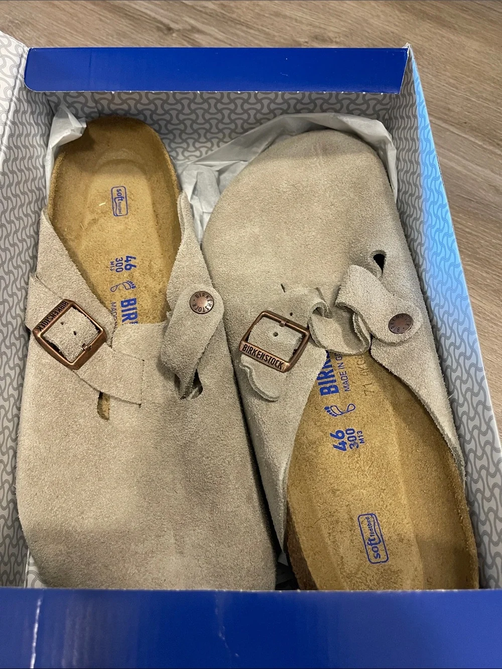 Birkenstock Men’s Suede Clogs in Taupe Suede NEW IN BOX